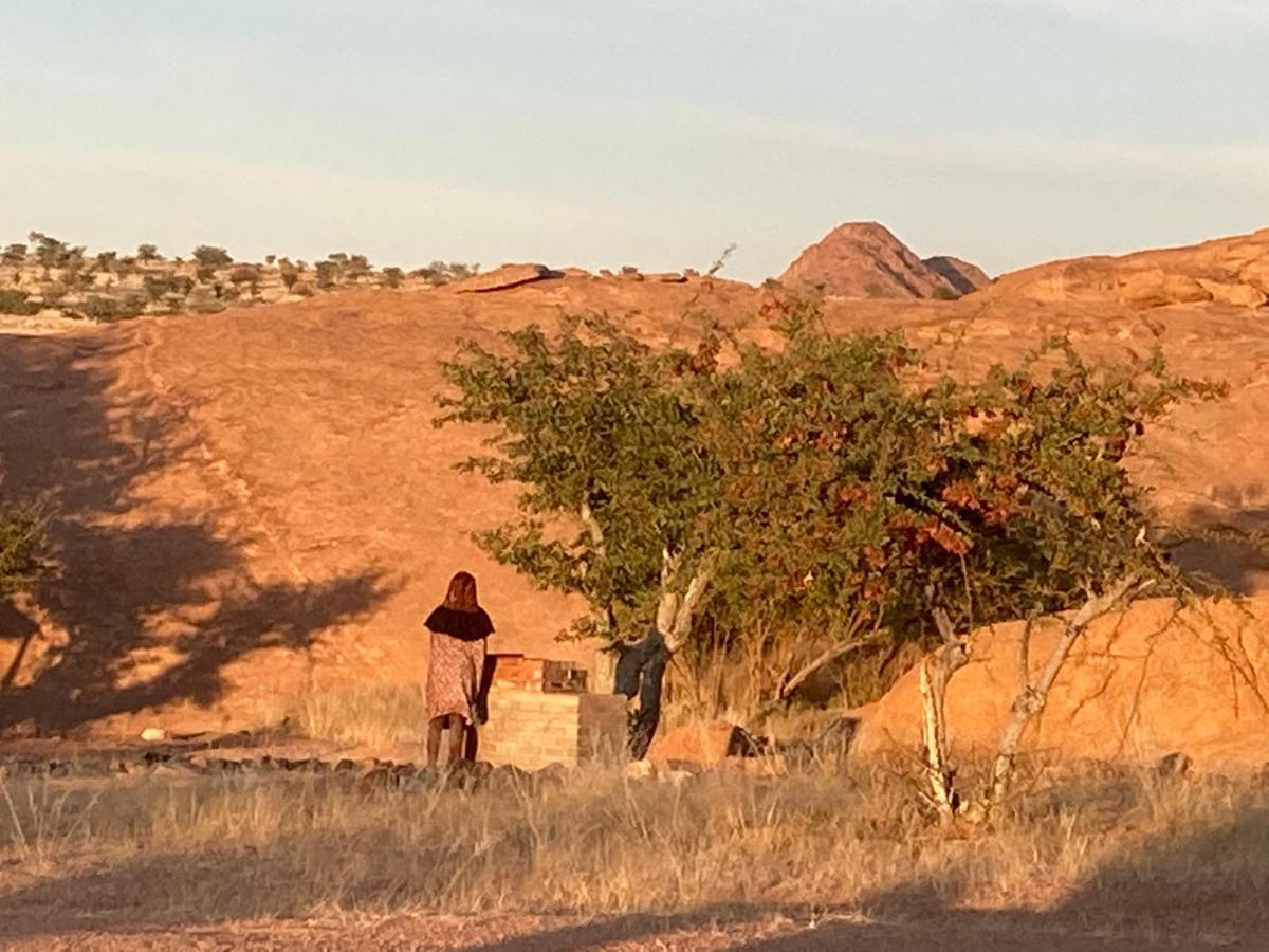 Ozohere Campsite And Himba Village Uis Bagian luar foto