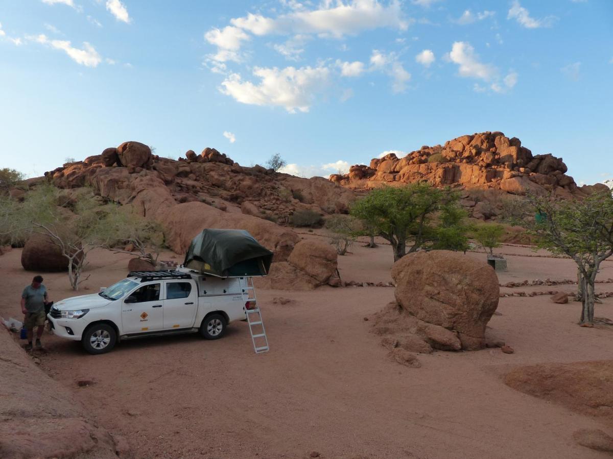 Ozohere Campsite And Himba Village Uis Bagian luar foto