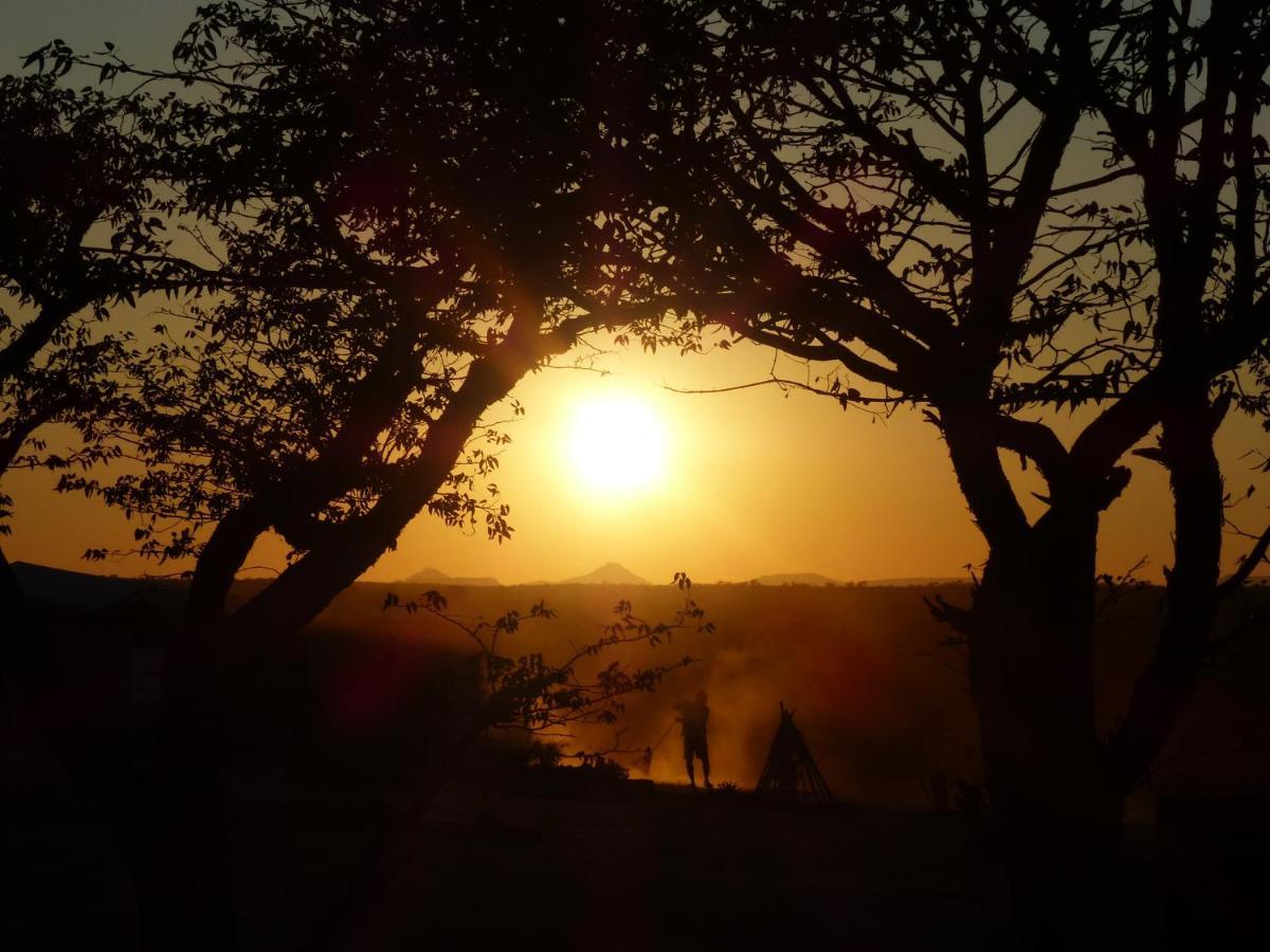 Ozohere Campsite And Himba Village Uis Bagian luar foto