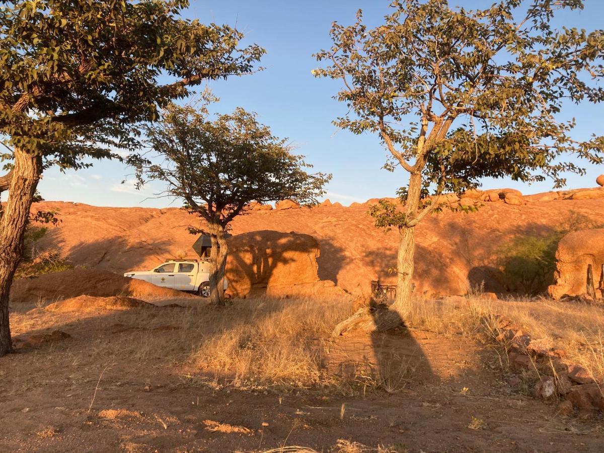 Ozohere Campsite And Himba Village Uis Bagian luar foto