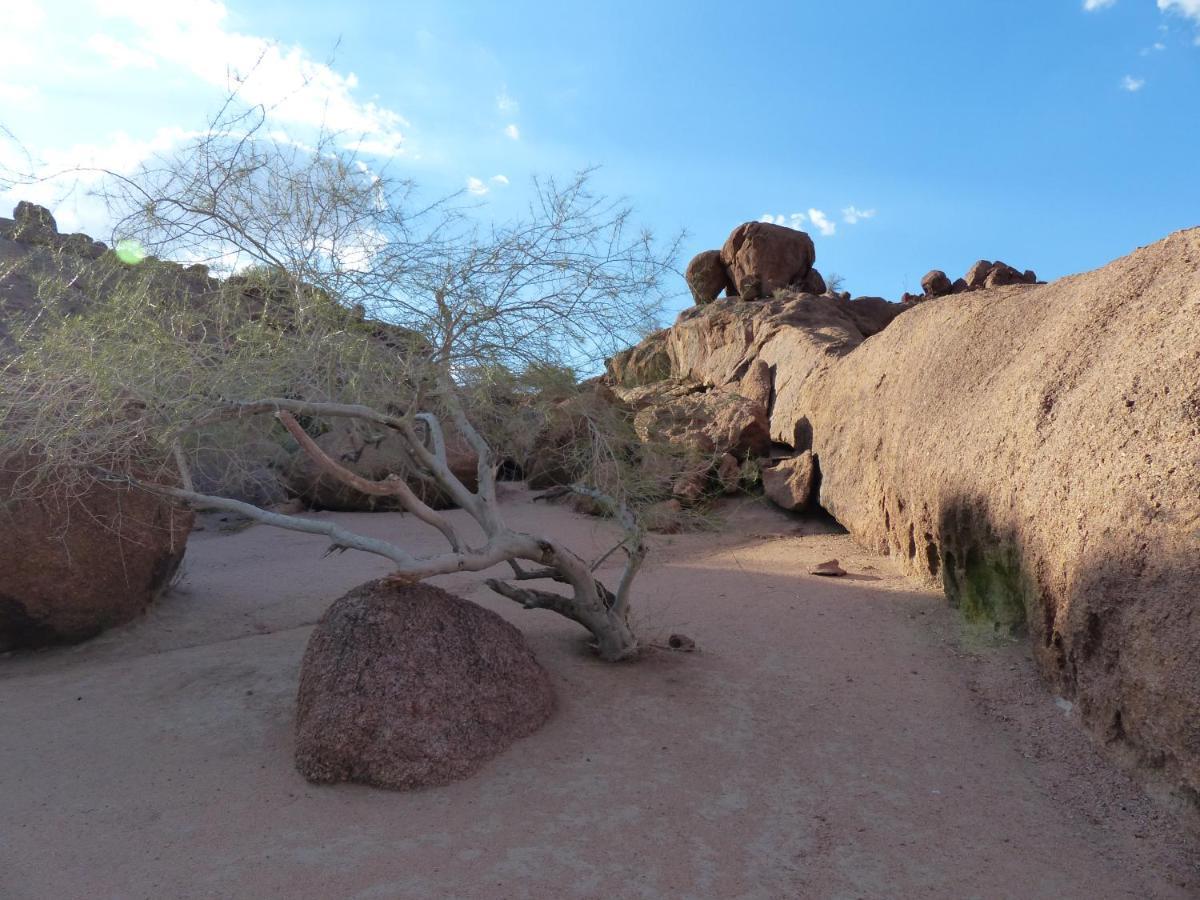 Ozohere Campsite And Himba Village Uis Bagian luar foto