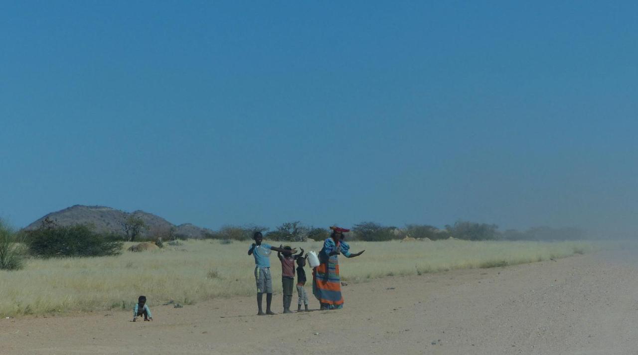 Ozohere Campsite And Himba Village Uis Bagian luar foto