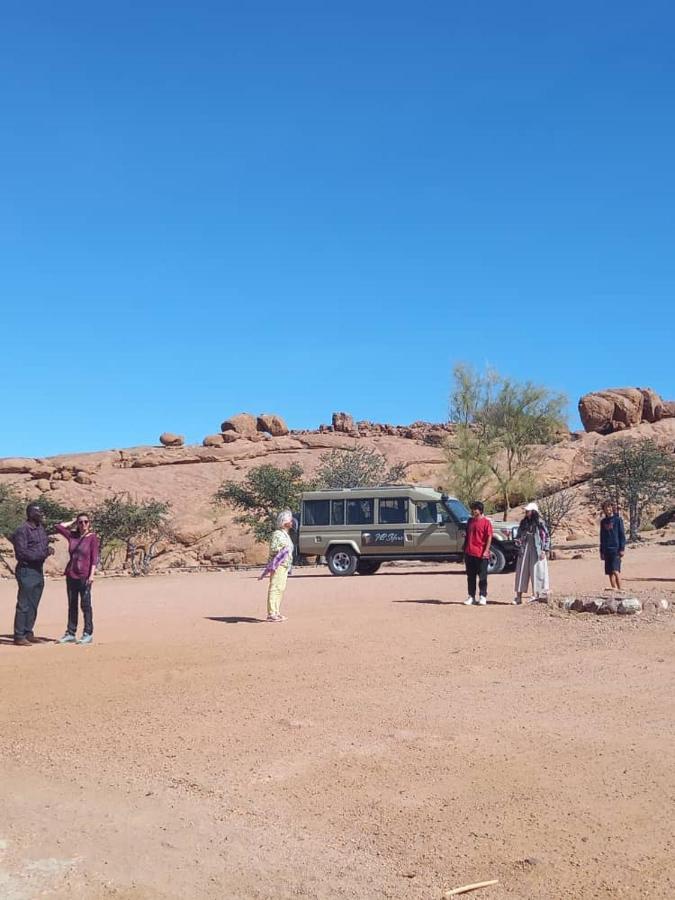 Ozohere Campsite And Himba Village Uis Bagian luar foto